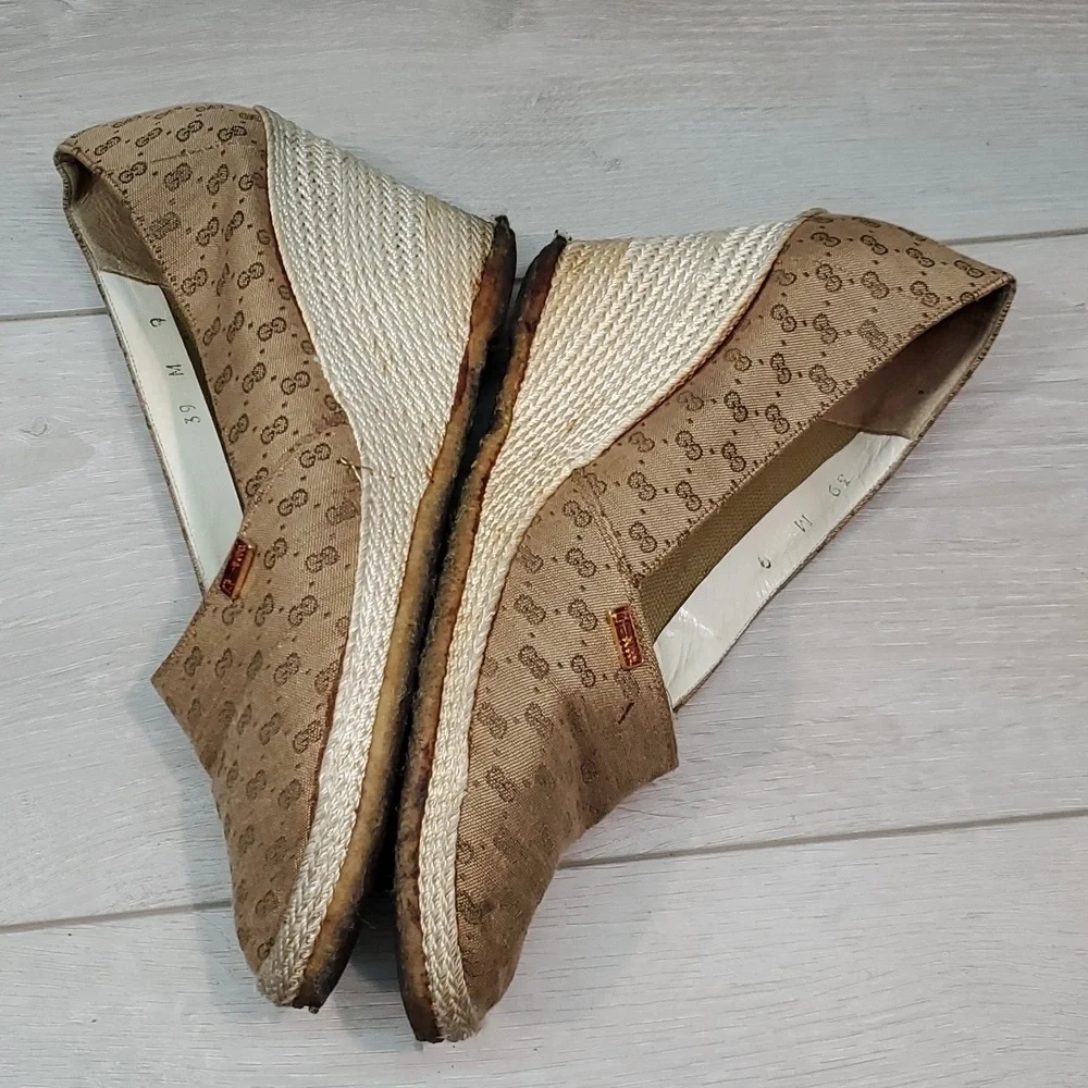 Vintage Gucci Y2K Womens Logo Canvas Pump Wedge Sandals shoes sz 9